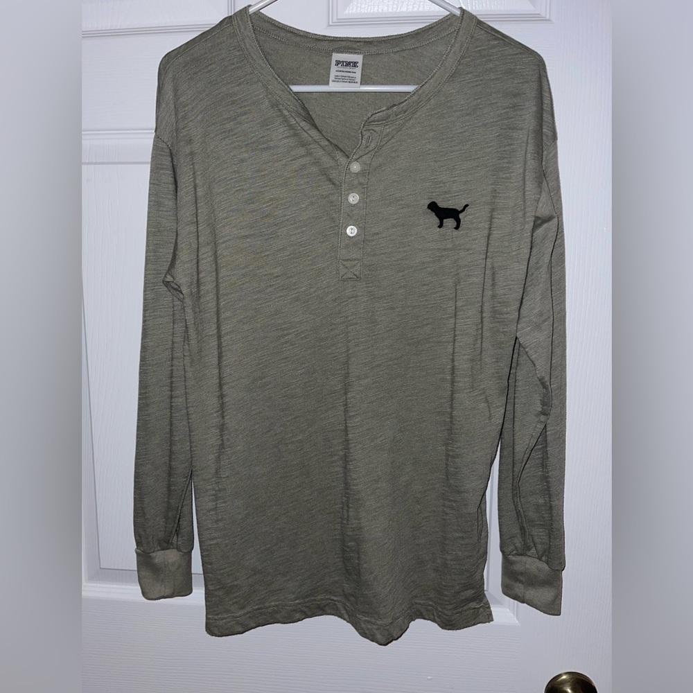 small VS pink long sleeve